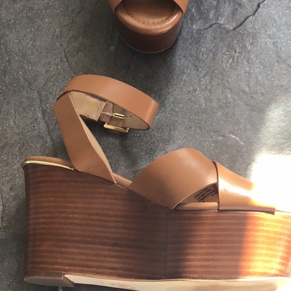 MK Wedges - Picture 3 of 5